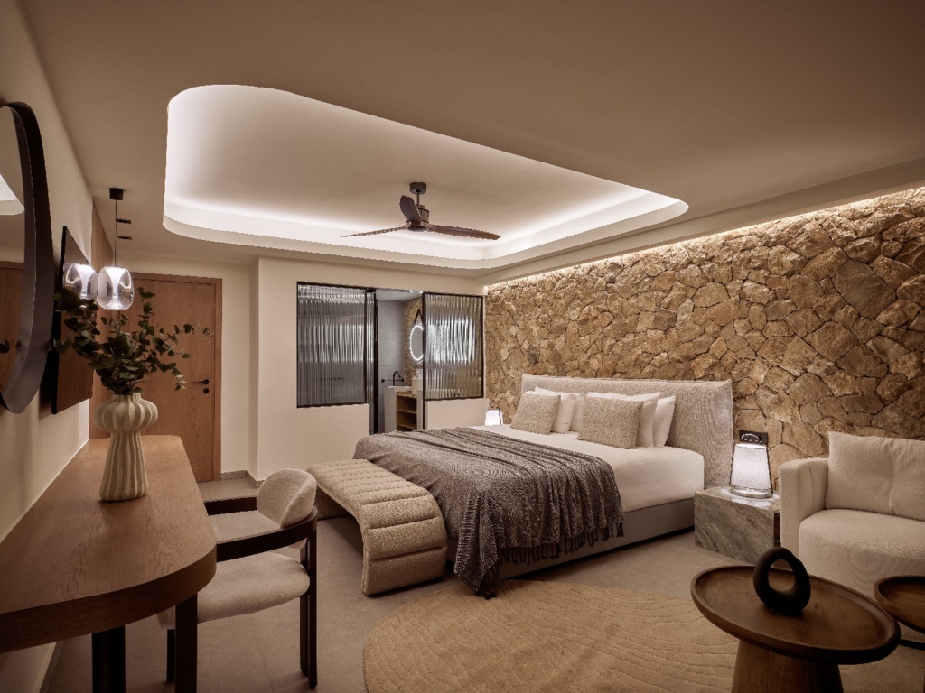 Grand Suite with Outdoor Jetted Tub