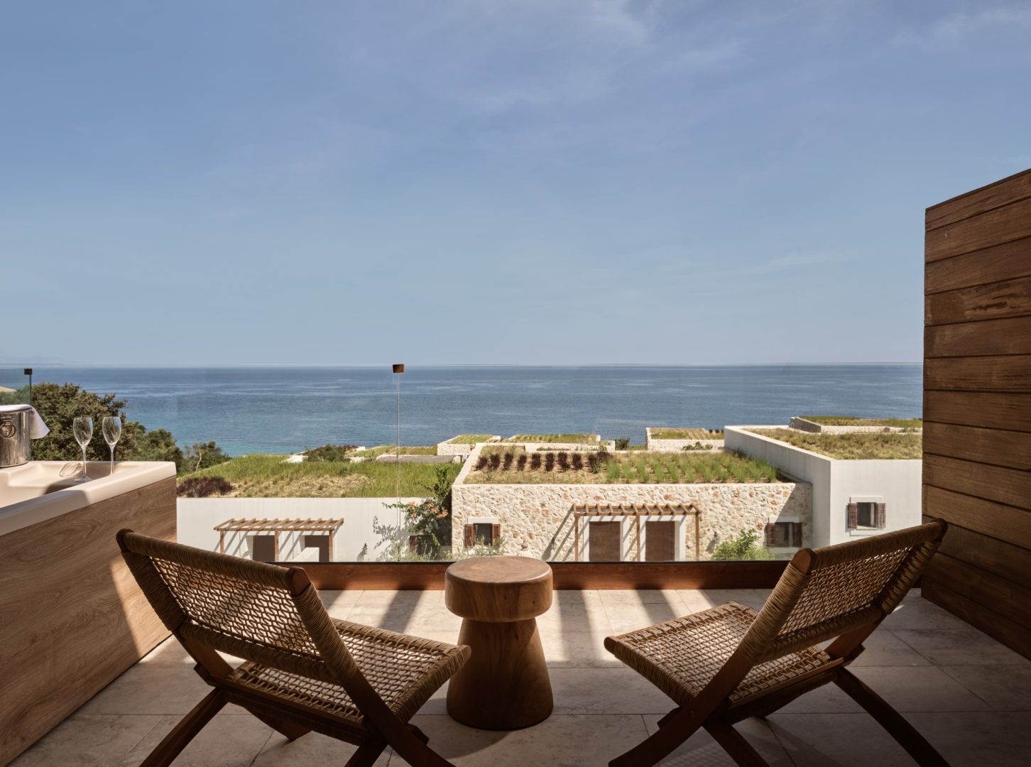 SPA SEA VIEW JETTED TUB SUITE1-min